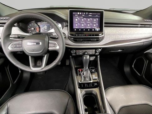 Used 2023 Jeep Compass Latitude image 8