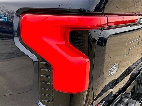 Used 2024 Ford F150 Lightning Lariat image 25