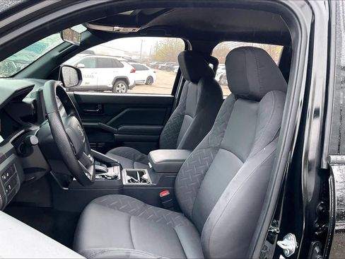 Used 2025 Toyota Tacoma SR5 image 8