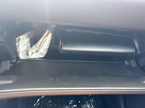 Used 2025 Lexus UX 300h AWD w/ Accessory Package (Z2) image 4