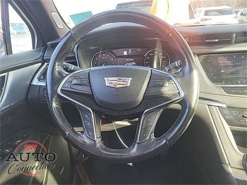Used 2023 Cadillac XT5 Premium Luxury image 10