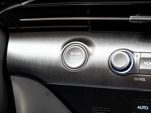 Used 2025 Hyundai Kona SEL image 25