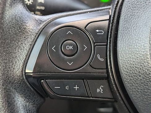 Used 2022 Toyota RAV4 XLE image 22