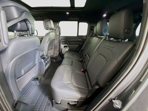 Certified 2023 Land Rover Defender 130 SE AWD/4WD image 27