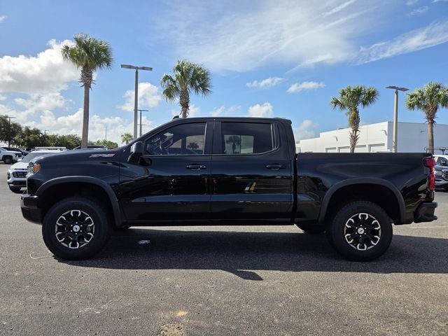 Used 2023 Chevrolet Silverado 1500 ZR2 w/ Technology Package AWD/4WD image 3
