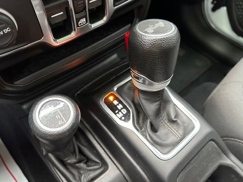 Certified 2022 Jeep Wrangler Unlimited Sport image 21