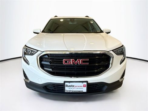Used 2021 GMC Terrain SLE w/ Driver Convenience Package image 2