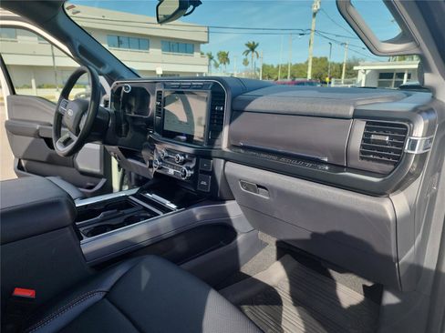 Used 2024 Ford F250 Lariat w/ Tremor Off-Road Package image 33
