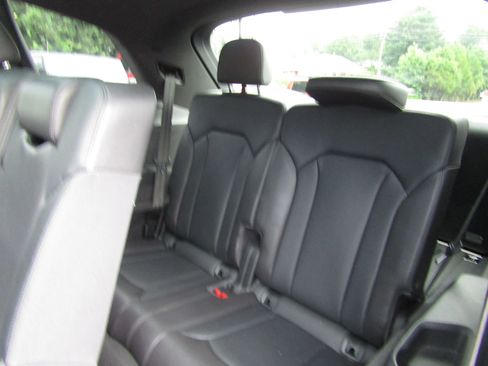 Used 2017 Audi Q7 3.0T Premium Plus w/ Premium Plus Package image 16