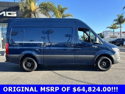 Used 2025 Mercedes-Benz Sprinter 2500 image 2