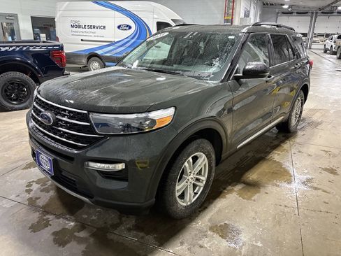 Used 2023 Ford Explorer XLT w/ Equipment Group 202A image 4