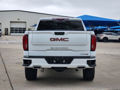 Certified 2025 GMC Sierra 1500 AT4 w/ AT4 Premium Package image 7