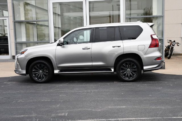 Used 2021 Lexus GX 460 Premium w/ Accessory Package AWD/4WD image 11