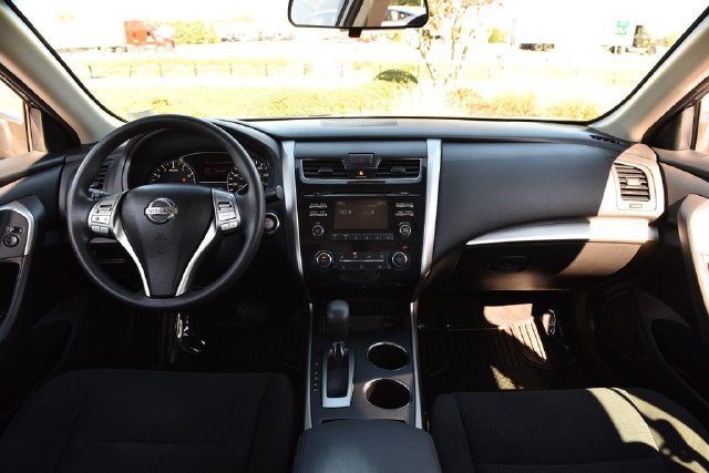 Used 2015 Nissan Altima 2.5 S w/ Special Edition Package FWD image 7