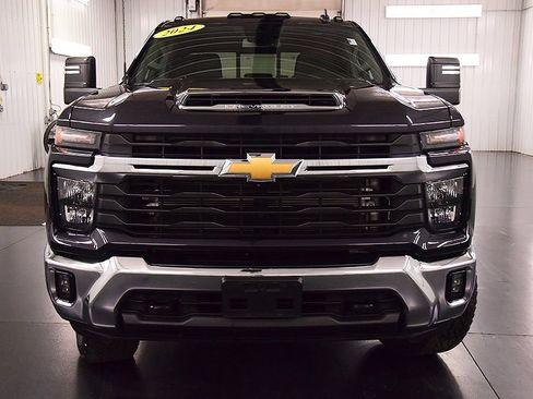 Used 2024 Chevrolet Silverado 2500 LT w/ All Star Edition AWD/4WD image 2