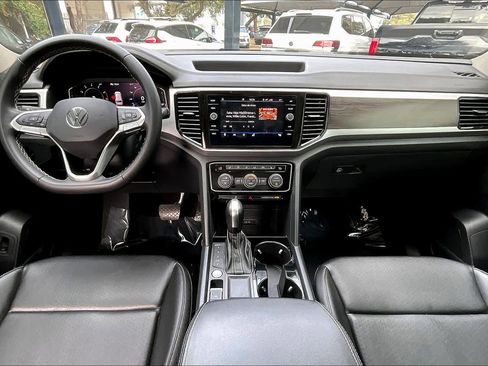 Used 2023 Volkswagen Atlas SE image 16