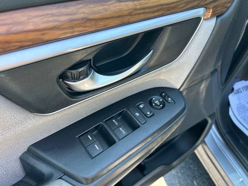 Used 2017 Honda CR-V EX image 10
