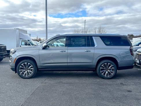 New 2026 Chevrolet Suburban High Country image 4