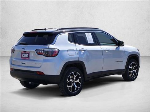 Used 2025 Jeep Compass Limited AWD/4WD image 5