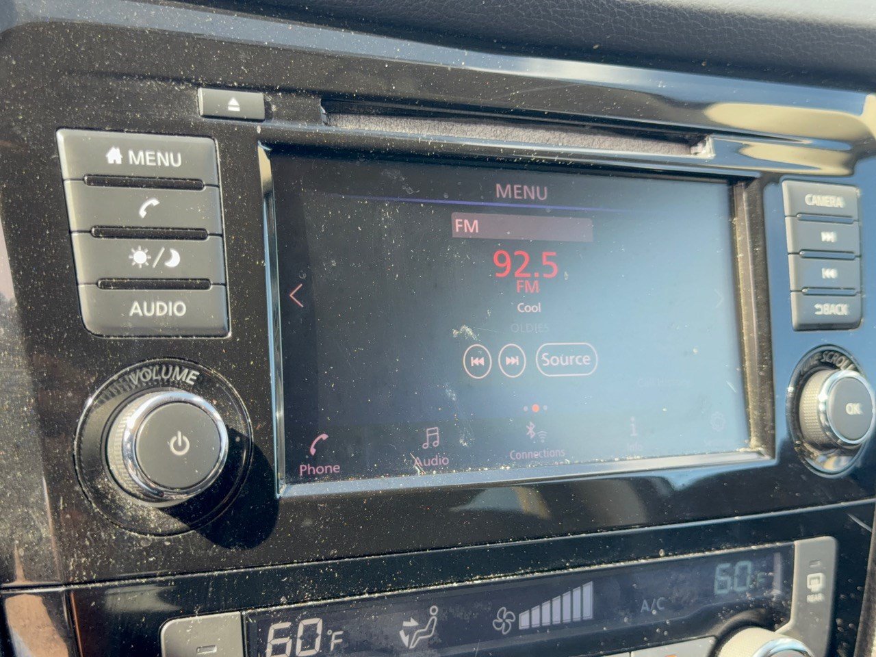 Used 2018 Nissan Rogue SV FWD image 23