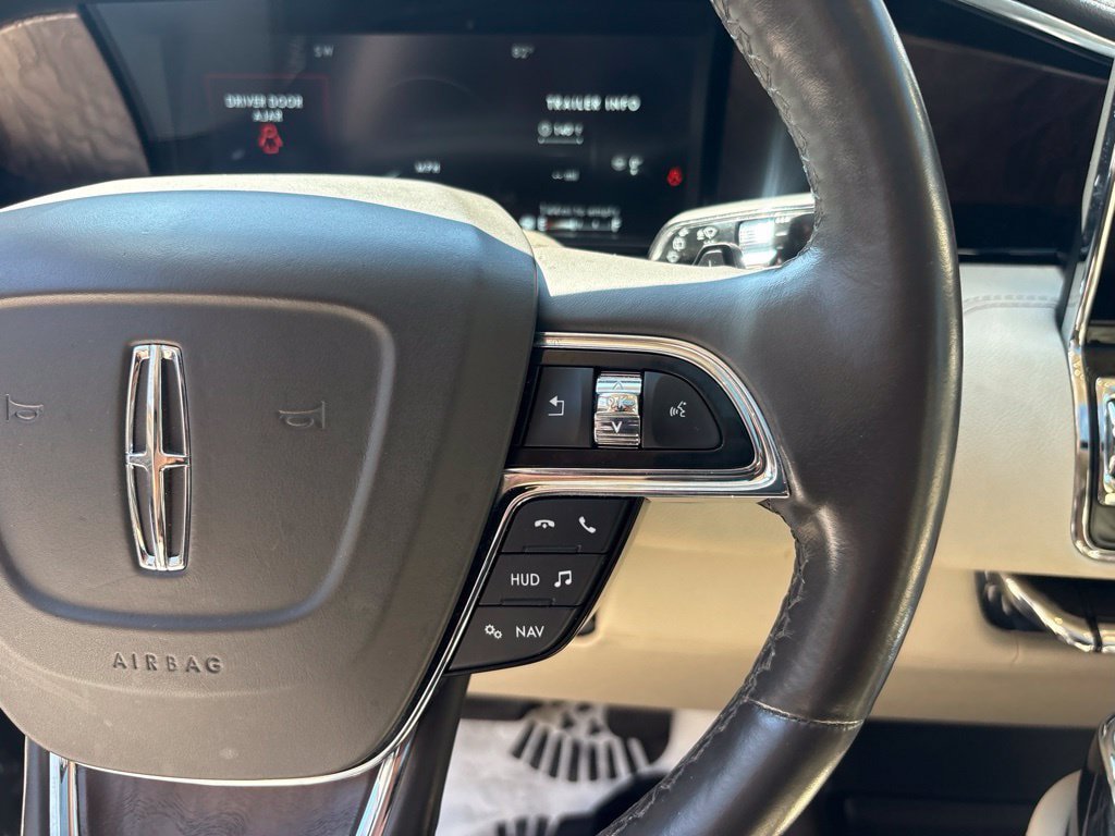 Used 2021 Lincoln Navigator Reserve w/ Luxury Package RWD image 27