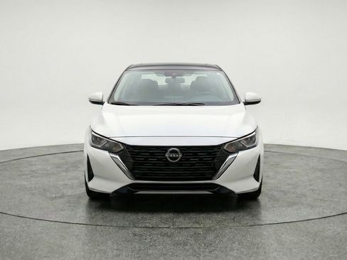 Used 2025 Nissan Sentra SV image 2