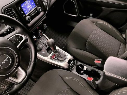 Used 2018 Jeep Compass Sport w/ Cold Weather Group AWD/4WD image 17
