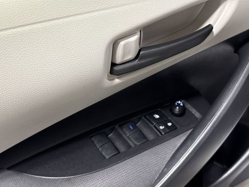 Used 2022 Toyota Corolla LE FWD image 20