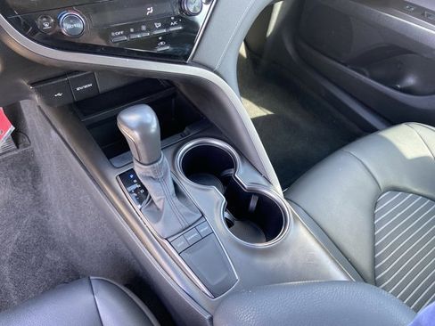 Used 2024 Toyota Camry SE image 23