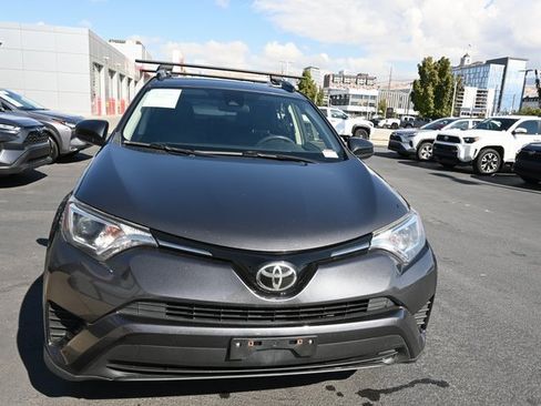 Used 2018 Toyota RAV4 LE image 12