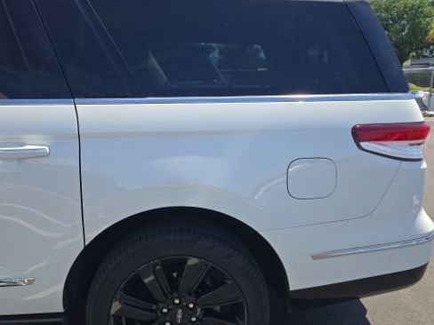 Used 2024 Lincoln Navigator L Reserve AWD/4WD image 4
