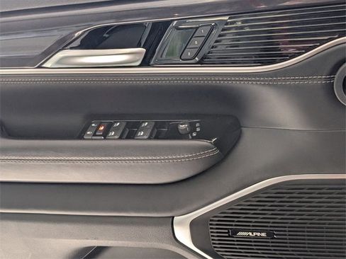 Used 2023 Jeep Wagoneer 4WD image 24