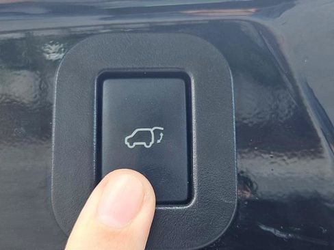 Used 2014 Toyota Sienna XLE FWD image 87
