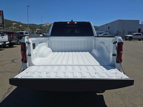 Used 2025 RAM 1500 Big Horn AWD/4WD image 17