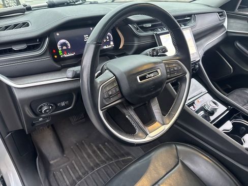 Used 2022 Jeep Grand Cherokee L Limited image 18