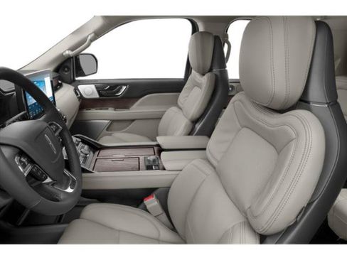 Used 2023 Lincoln Navigator L Reserve RWD image 9