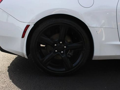 Used 2017 Chevrolet Camaro LT RWD image 8