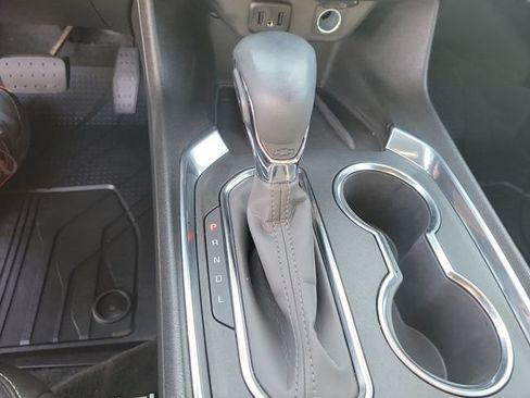 Used 2023 Chevrolet Traverse LT w/ Rear Camera Mirror Package FWD image 36