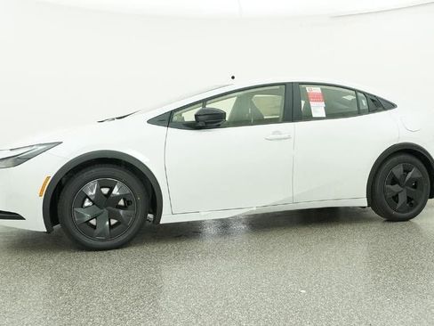 New 2026 Toyota Prius Plug-In Hybrid FWD image 18