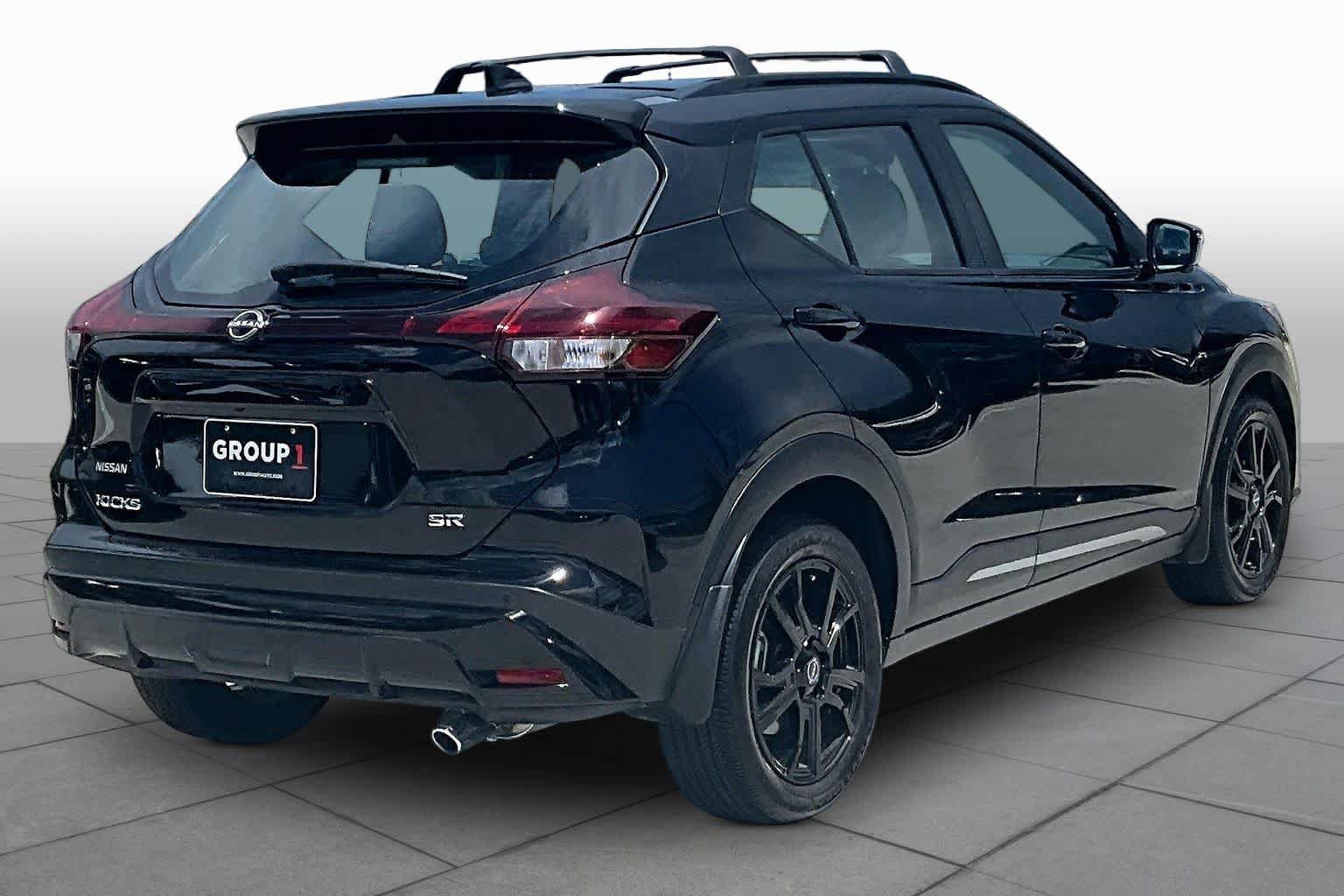 Used 2024 Nissan Kicks SR w/ SR Premium Package FWD image 12