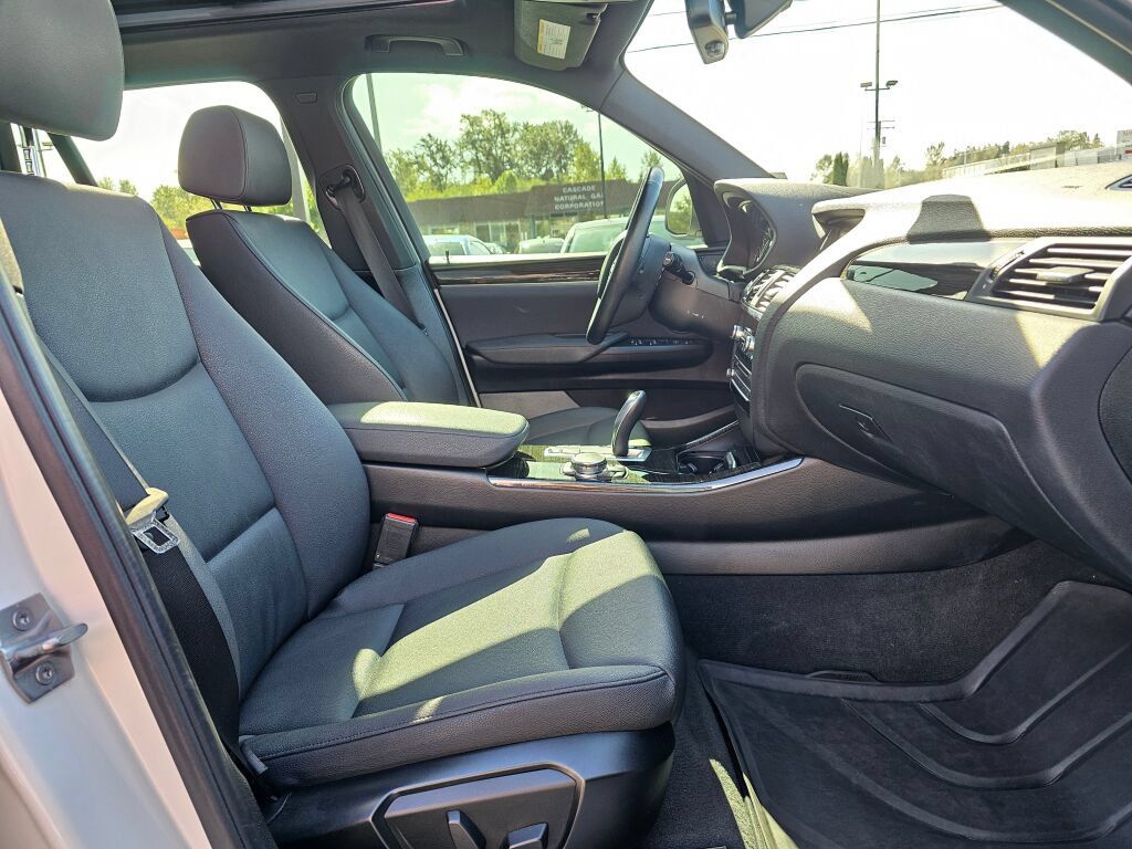 Used 2016 BMW X3 xDrive28i AWD/4WD image 12