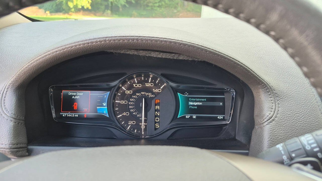 Used 2015 Lincoln MKX AWD w/ Equipment Group 102A image 28