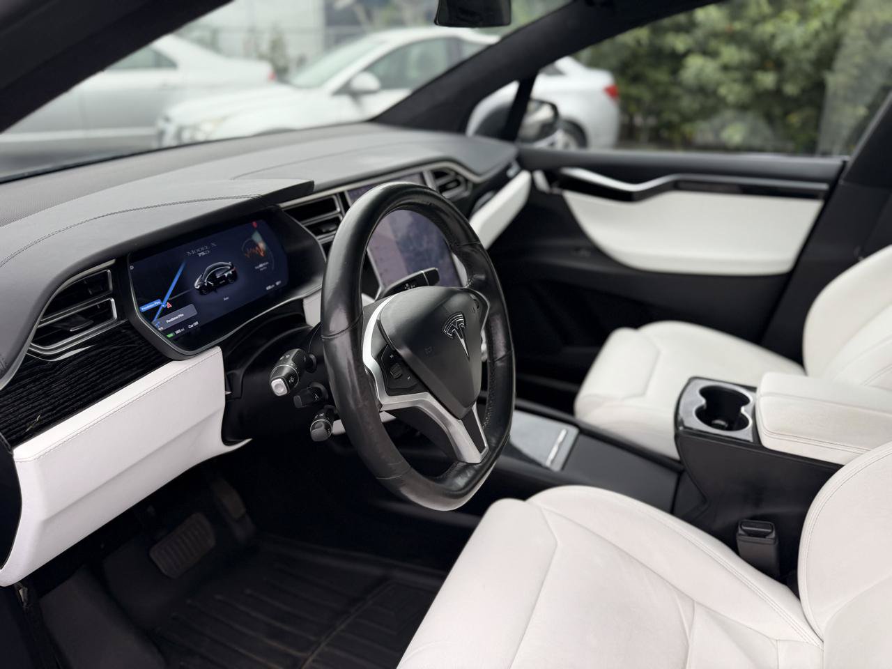 Used 2017 Tesla Model X 75D AWD/4WD image 30