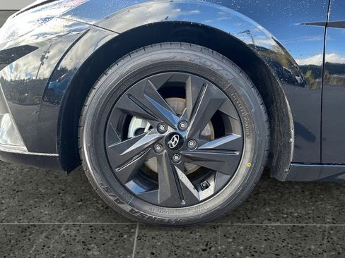 Used 2021 Hyundai Elantra SEL w/ Cargo Package FWD image 4