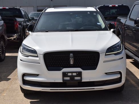 Used 2023 Lincoln Aviator Reserve w/ Equipment Group 201A AWD/4WD image 3