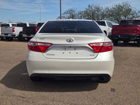 Used 2015 Toyota Camry XLE w/ Moonroof Package image 6