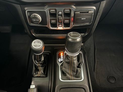Used 2022 Jeep Gladiator Overland AWD/4WD image 20