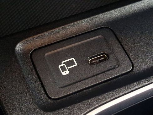 Used 2020 Mercedes-Benz GLB 250 4MATIC image 26