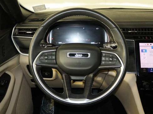 Used 2023 Jeep Grand Cherokee Limited AWD/4WD image 24