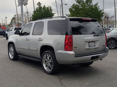 Used 2011 GMC Yukon SLE image 4
